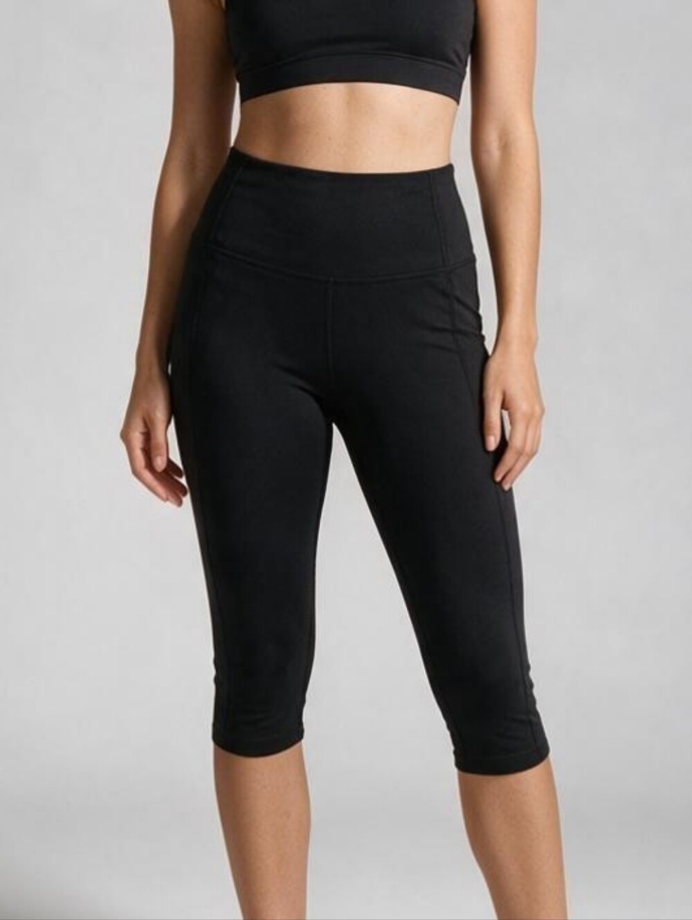 Women's Black High-Waist Capri Leggings